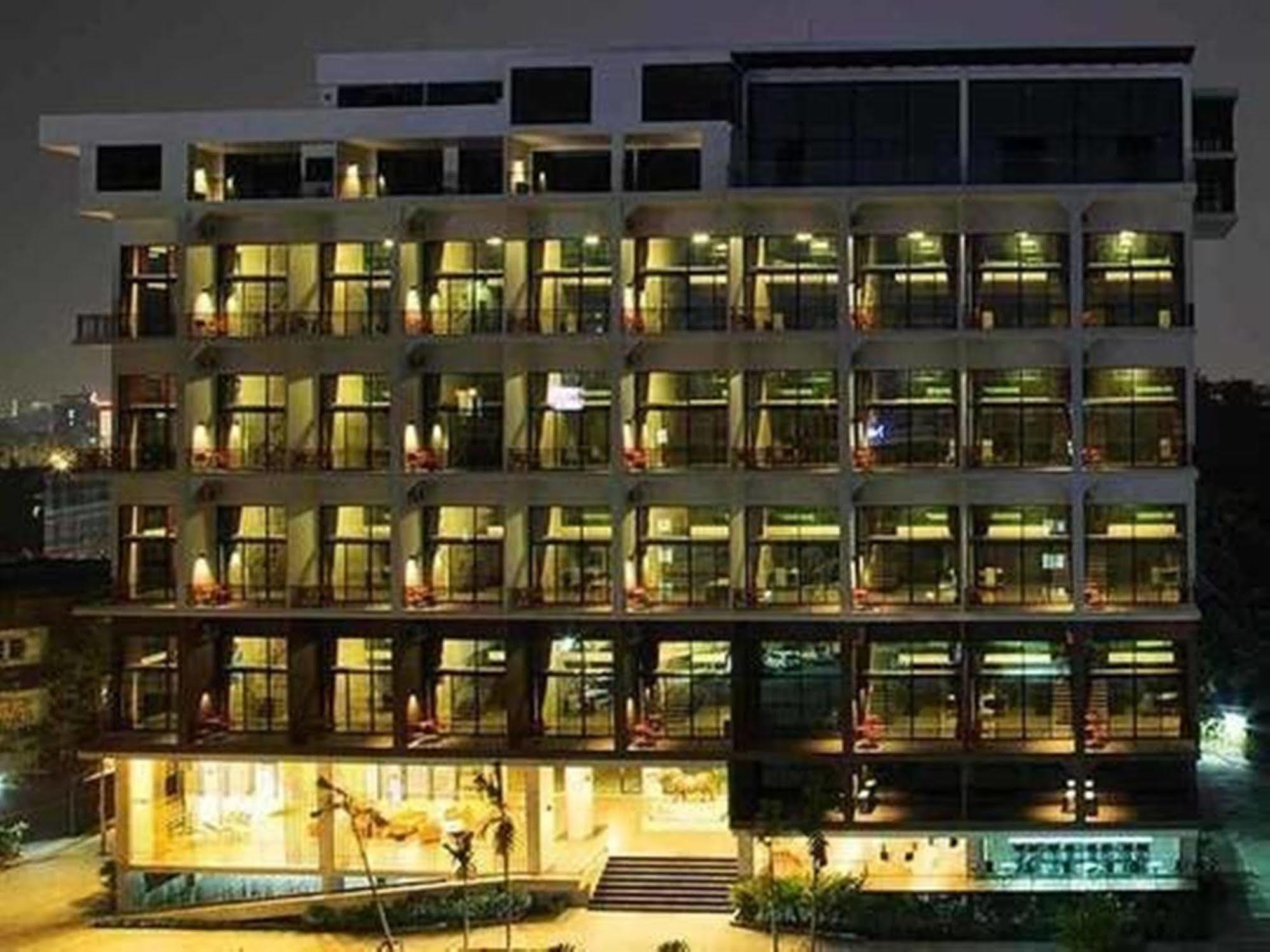 Prestige Chiang Mai Ξενοδοχείο Εξωτερικό φωτογραφία